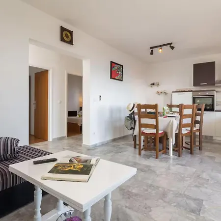 Apartament With Parking Space Rastici, Ciovo - 25224